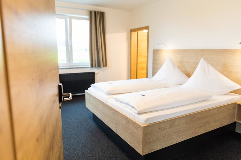 Gasthof Linde - Hotel Blum, Unterroth, Germany