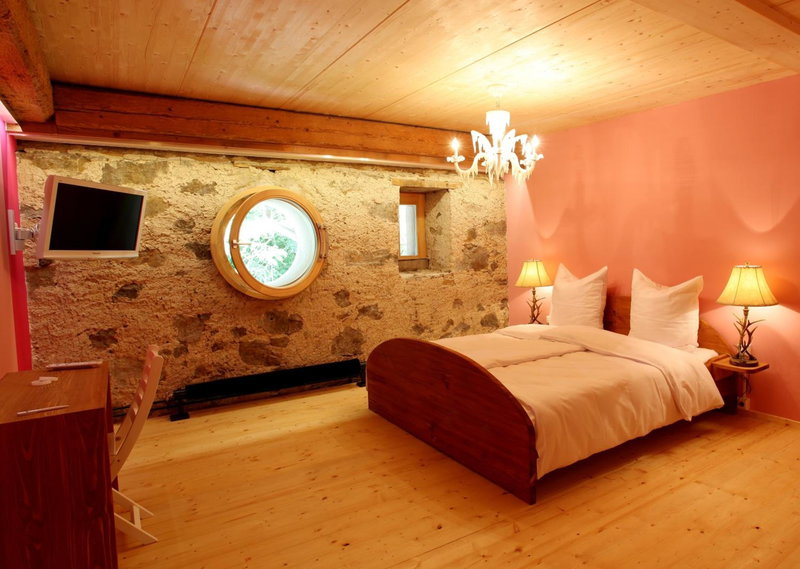 hotel rainhof scheune & naturpark restaurant (Kirchzarten), Kirchzarten, Germany