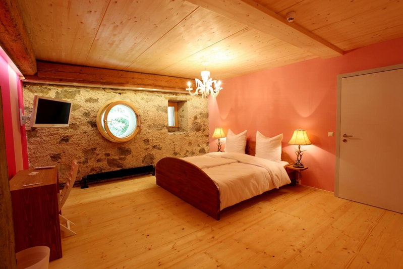 hotel rainhof scheune & naturpark restaurant (Kirchzarten), Kirchzarten, Germany