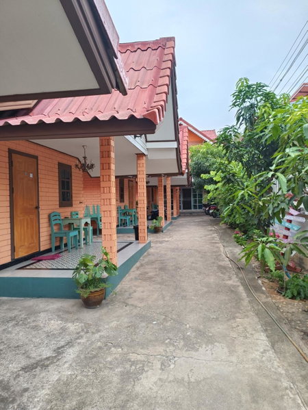 คิวทอง บังกะโล (Q-Thong bungalow), Ko Larn, Thailand