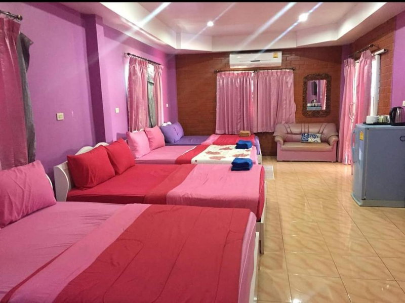 คิวทอง บังกะโล (Q-Thong bungalow), Ko Larn, Thailand