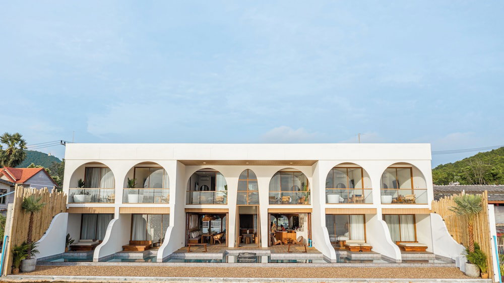 Tasana Bar and Luxury resort, Thailand