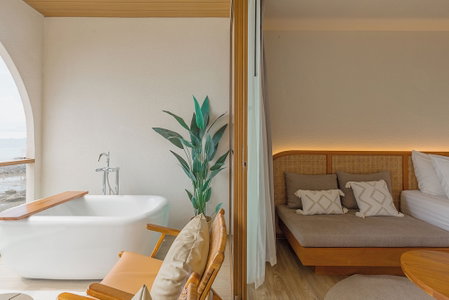 Tasana Bar and Luxury resort, Koh Lan, Thailand