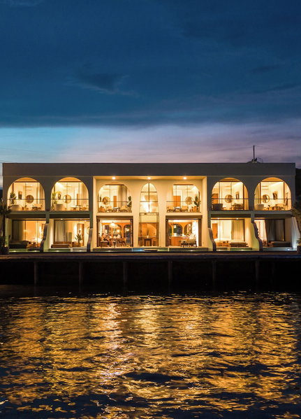 Tasana Bar and Luxury resort, Koh Lan, Thailand
