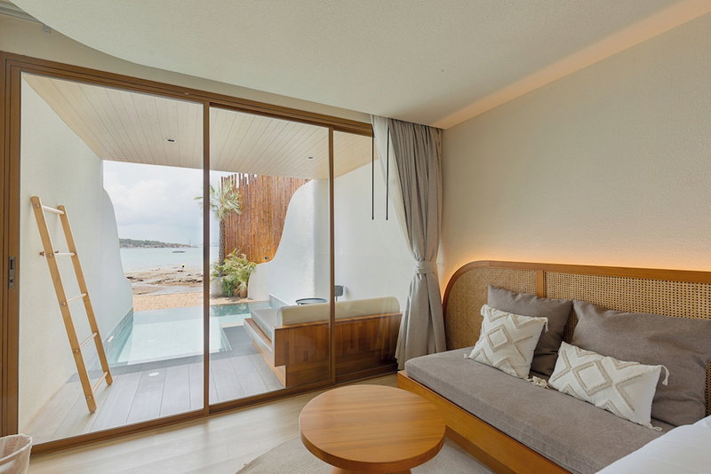 Tasana Bar and Luxury resort, Koh Lan, Thailand