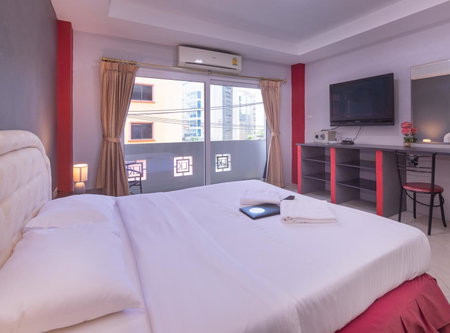 Robin's Nest Guesthouse & Restaurant, Pattaya Central, Thailand