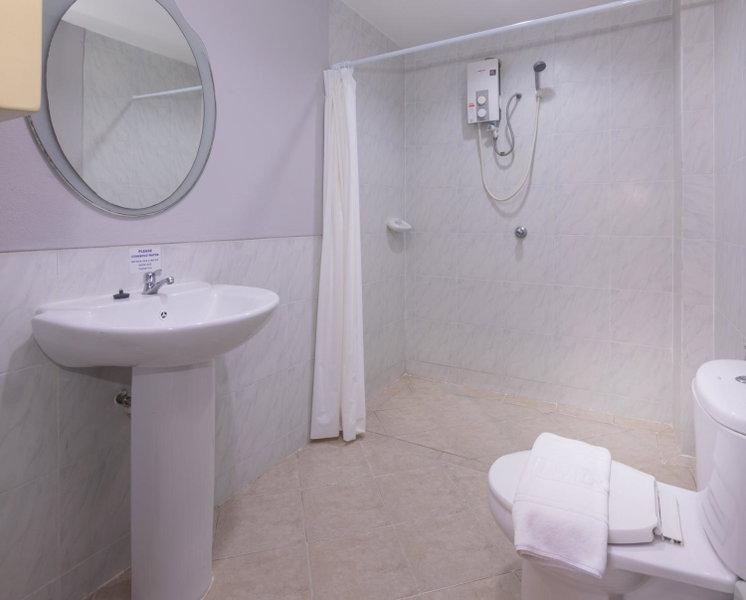 Robin's Nest Guesthouse & Restaurant, Pattaya Central, Thailand