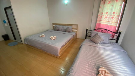 Alongkorn hotel by SB, Samut Songkhram, Thailand