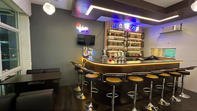Alongkorn hotel by SB, Samut Songkhram, Thailand