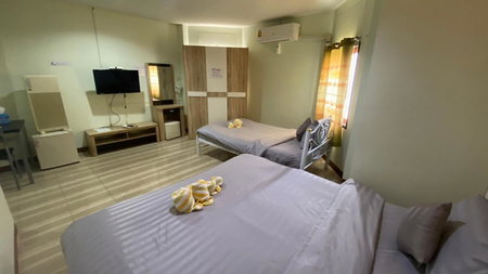 Alongkorn hotel by SB, Samut Songkhram, Thailand