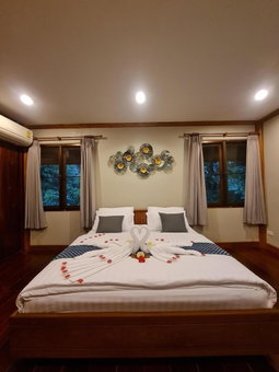 Sak-Ka-Ya (สัก-กา-ยะ), Mae Sot, Thailand