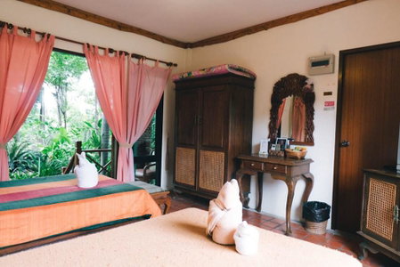 Saplaisuan Resort, U Thong, Thailand