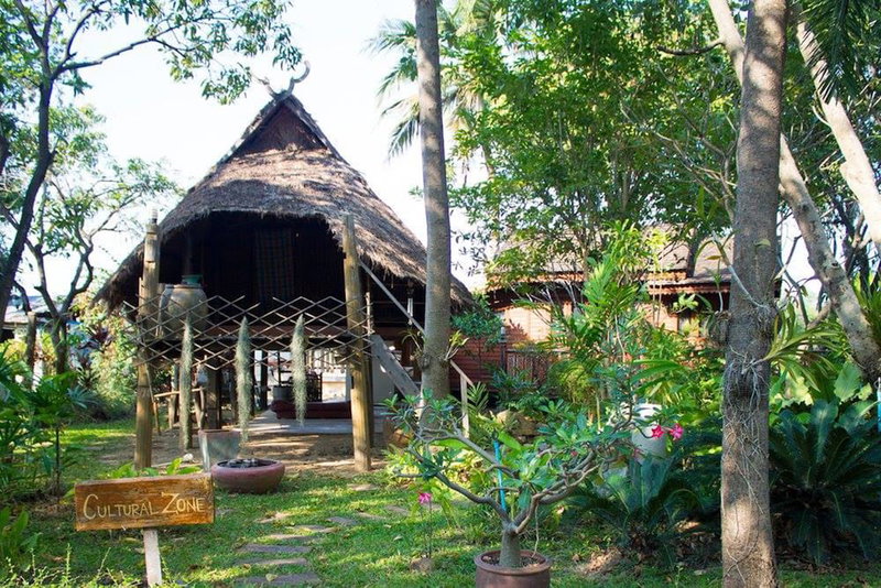 Saplaisuan Resort, U Thong, Thailand