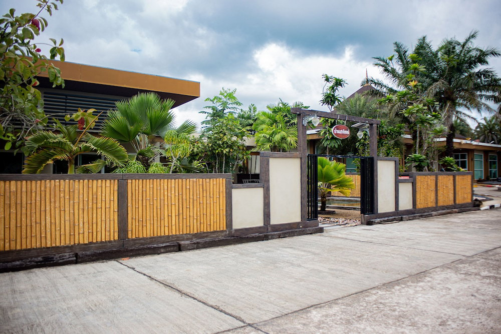 Saline Hot Spring Resort, Thailand