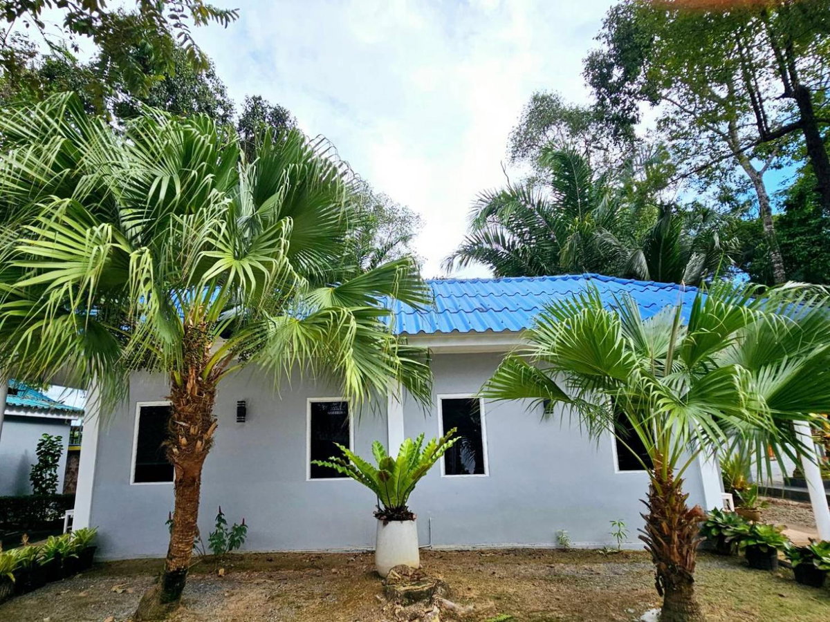 Hotel · Saithong Resort, Pak Meng