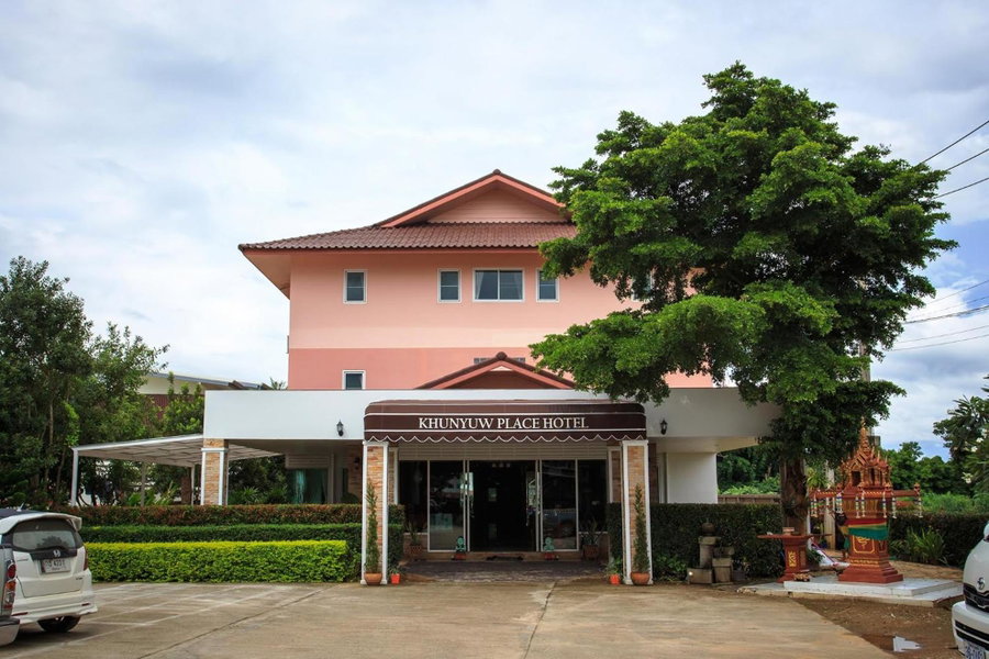 KYP Hotel โรงแรมขุนยูวเพลส, Fang, Thailand
