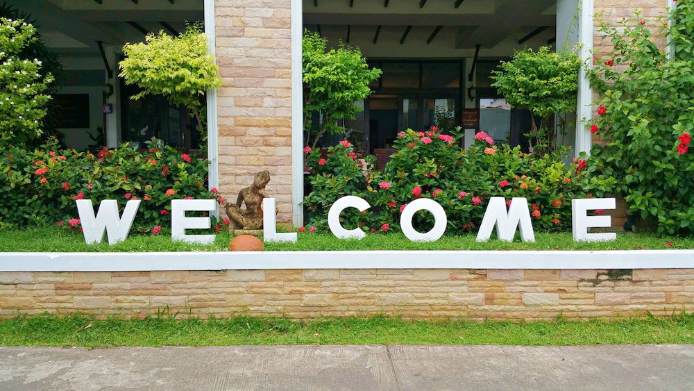 Hotel · Nana Buri Hotel, Chumphon