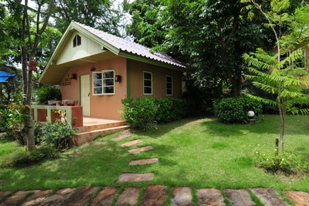 Baan Suan Rojjana, Muak Lek, Thailand
