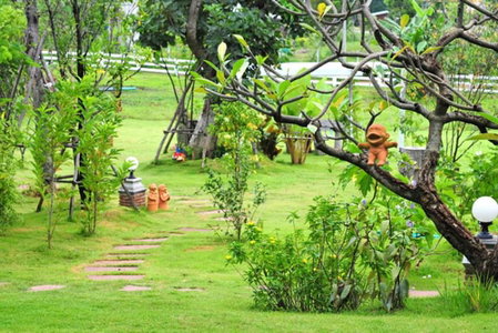 Baan Suan Rojjana, Muak Lek, Thailand