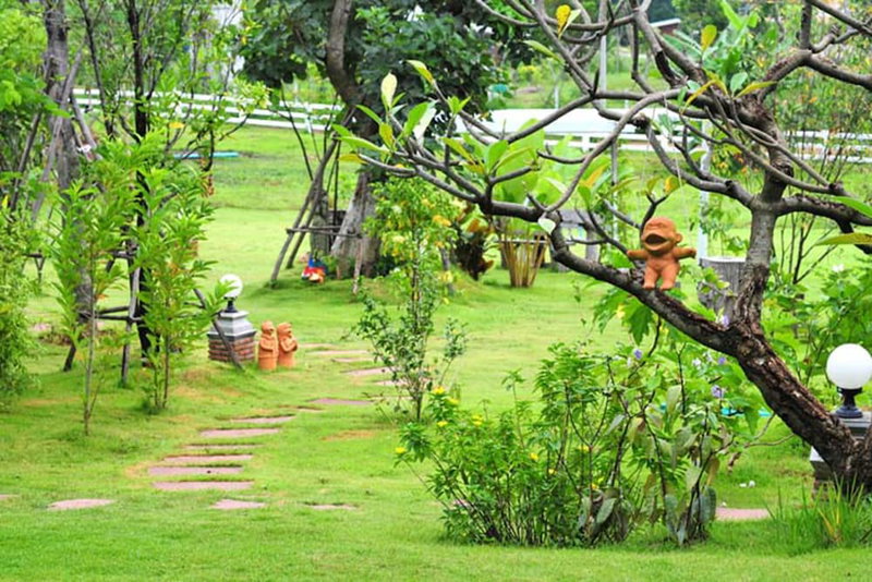 Baan Suan Rojjana, Muak Lek, Thailand