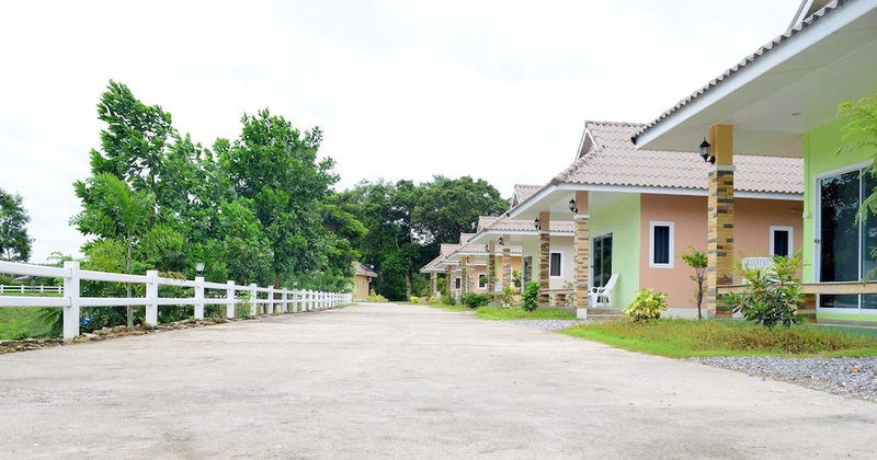 Khowbuysi View Resort, Tha Mai, Thailand