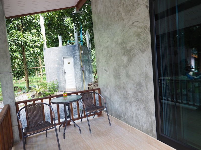 Baan Keree Thara Khiri Wong, Lan Saka, Thailand