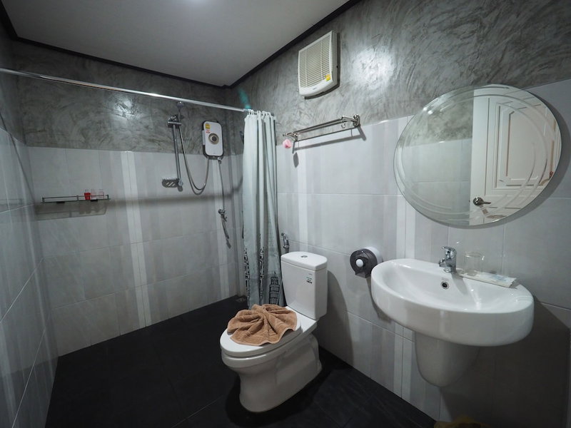 Baan Keree Thara Khiri Wong, Lan Saka, Thailand