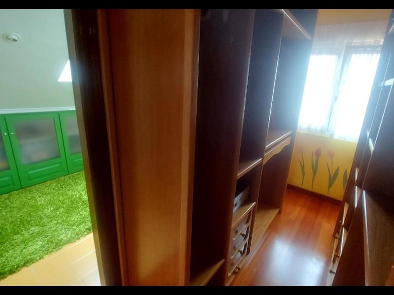Alojamientos Marte habitacion con baño, Torrelavega, Spain