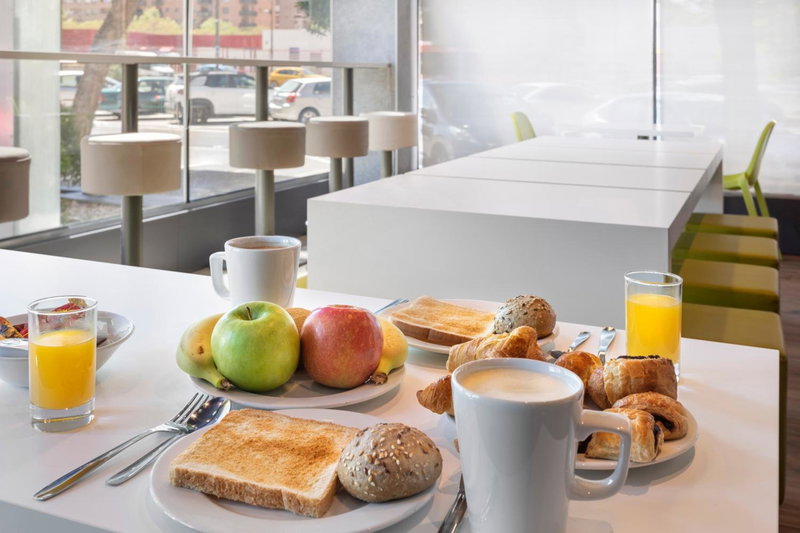 B&B HOTEL Zaragoza Plaza Mozart, Zaragoza, Spain