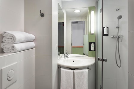 B&B HOTEL Zaragoza Plaza Mozart, Zaragoza, Spain