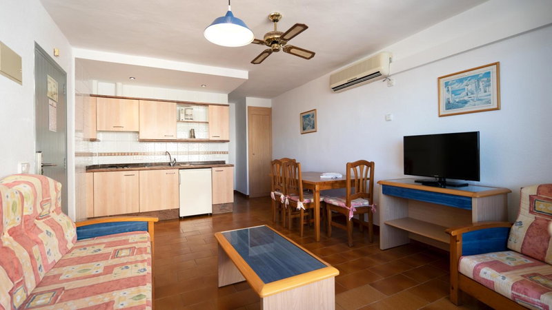 Apartamentos Portu Saler, Es Pujols, Spain