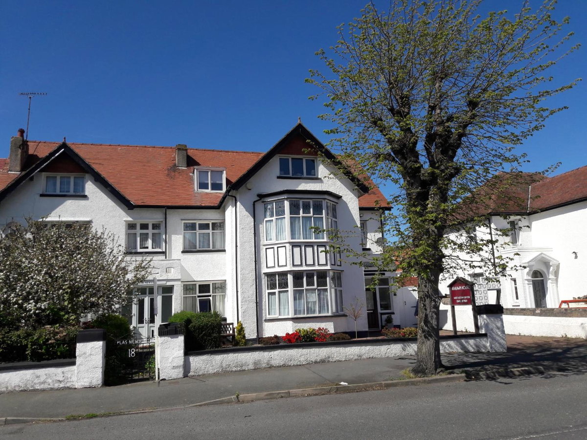 Seren Villa, United Kingdom