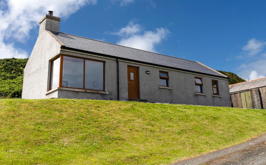 Kinbane Self Catering Cottages - 'Makem's Cottage', Ballycastle, United Kingdom