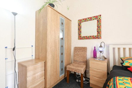 Bradford Digs, Bradford, United Kingdom