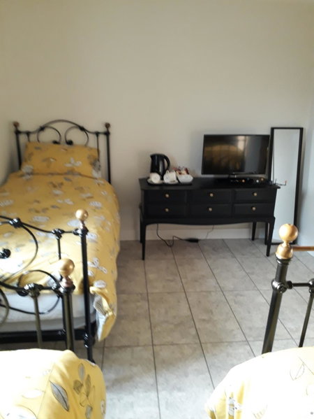 Foxholes Accommodation, Bristol, United Kingdom