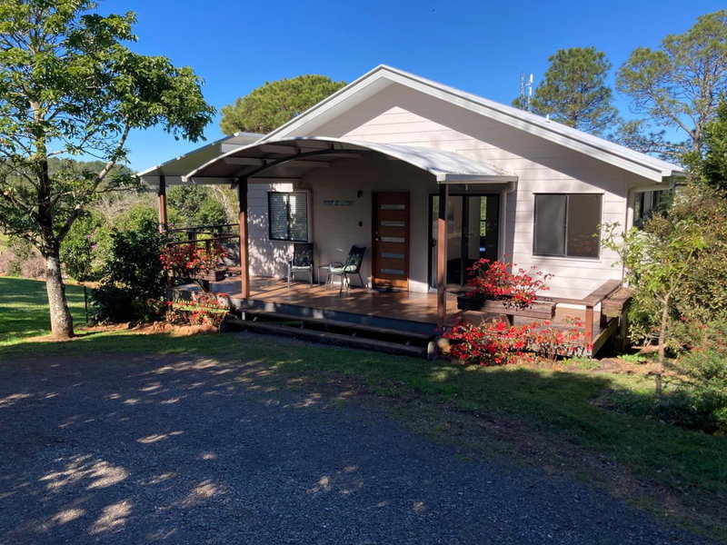 Flame Tree Chalet, Booroobin, Australia