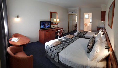 Amber Court Motor Inn, Coonabarabran, Australia