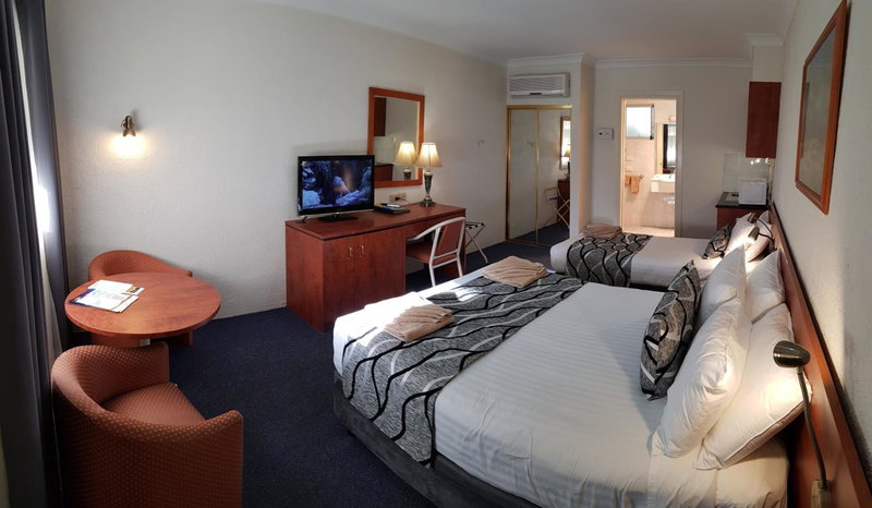 Amber Court Motor Inn, Coonabarabran, Australia