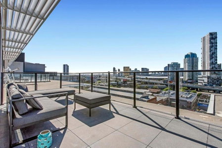 Luxury Penthouse with Astonishing Bay and City Views, Melbourne, Australia