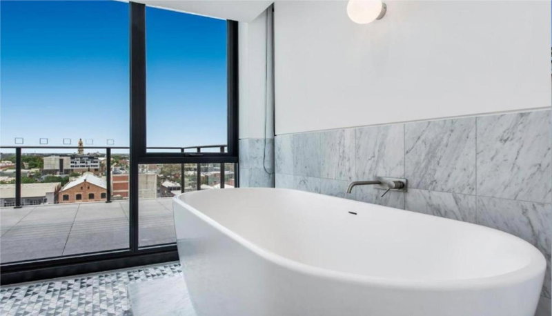 Luxury Penthouse with Astonishing Bay and City Views, Melbourne, Australia