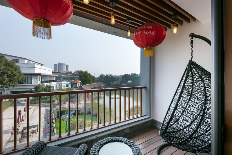 Floral Hotel Deqing Yingxi Riverside, Huzhou, China