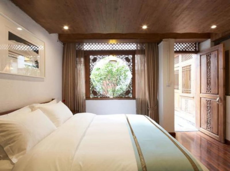Floral Hotel Fantu, Lijiang, China