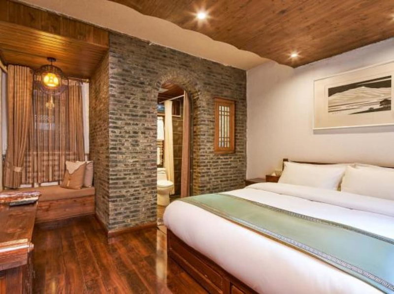 Floral Hotel Fantu, Lijiang, China