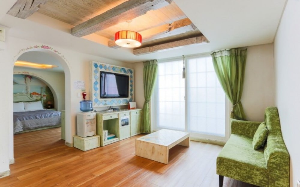 Taean Oshu Pension, South Korea
