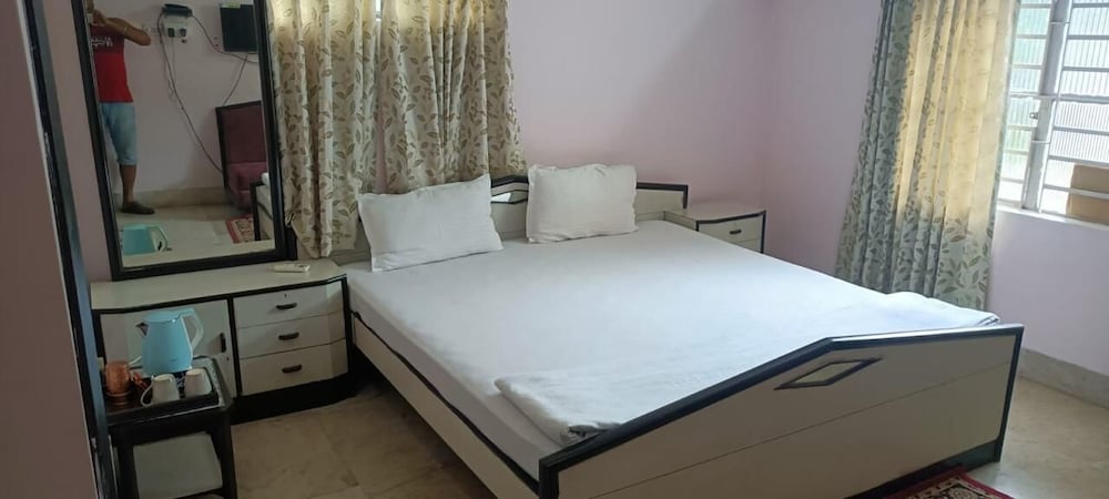 Saraswatipur Tea resort, India