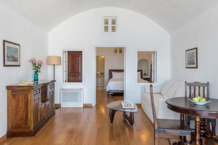 Chelidonia Luxury Suites, Oia, Greece