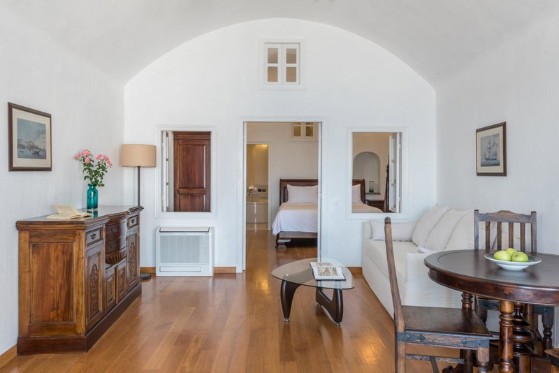 Chelidonia Luxury Suites, Oia, Greece