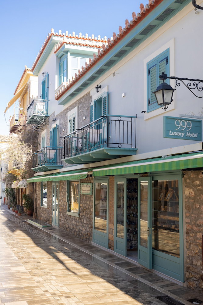 999 Luxury Hotel, Greece