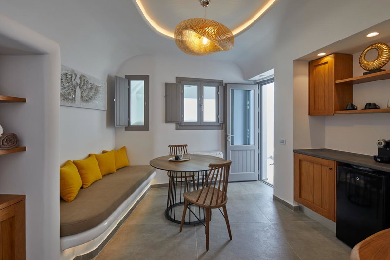 Allure Breeze Suites, Oia, Greece