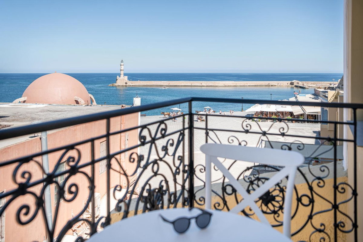Elia Erato, Greece
